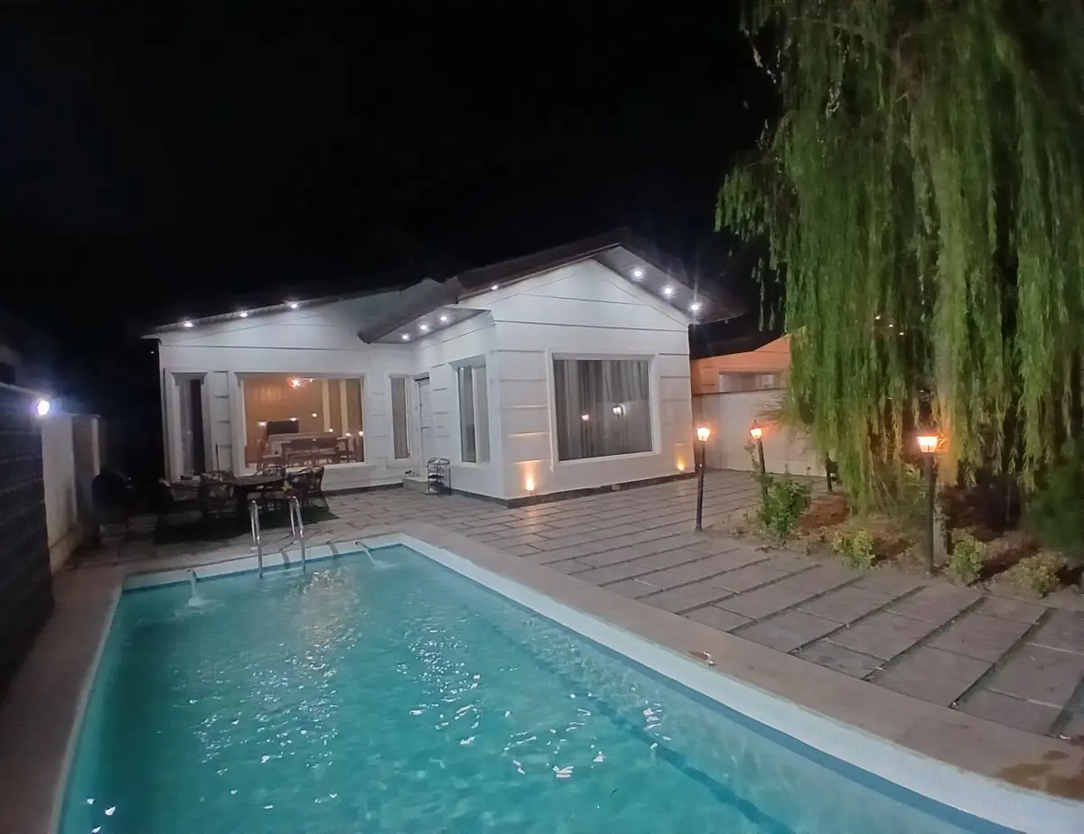 ویلا دوخوابه استخردار آبگرم رزباغ