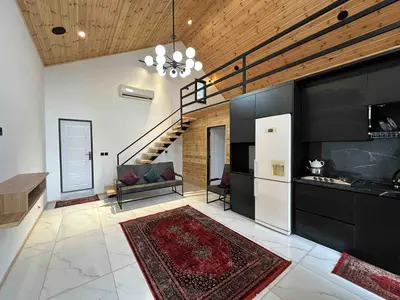 کلبه یک خوابه دوبلکس چوبی تپه