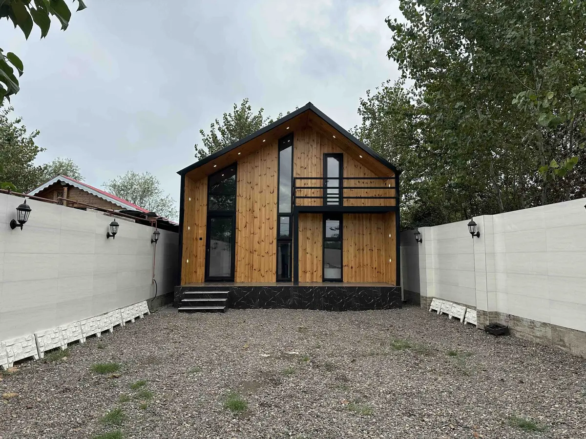 کلبه یک خوابه دوبلکس چوبی تپه - نمای کلبه