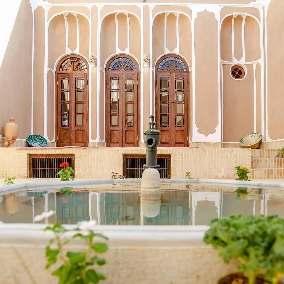 بوم گردی تاج الملوک - واحد مریم