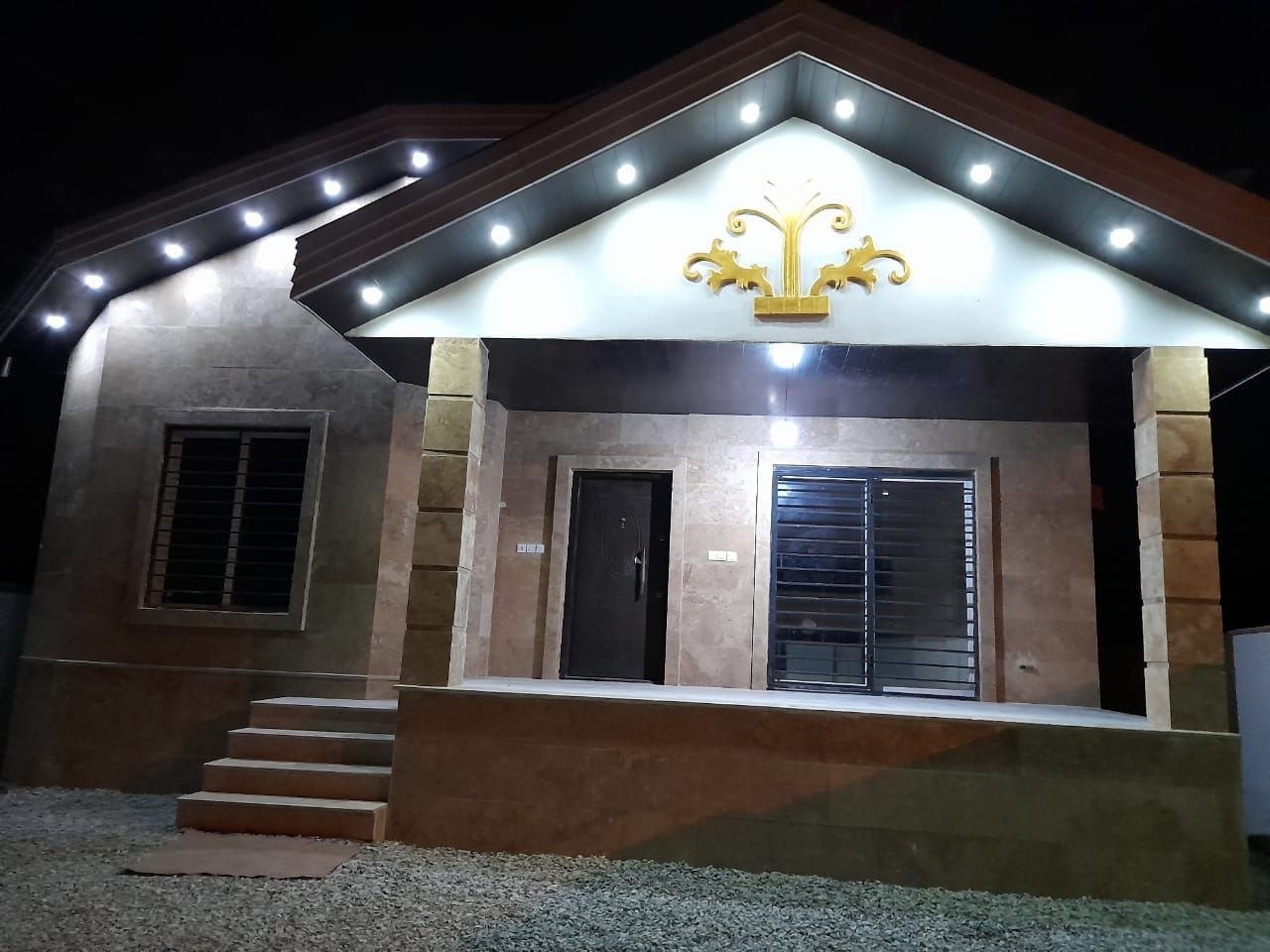 ویلا دوخوابه استخردار آبگرم قو