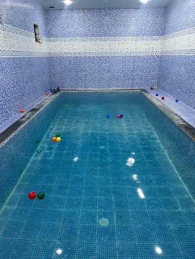 ویلا دوخوابه استخردار آبگرم قو