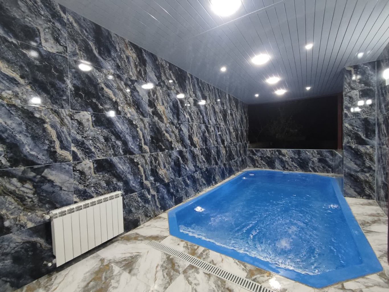 ویلا دوخوابه استخردار آبگرم چاله سرا