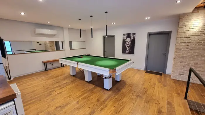 ویلا چهارخوابه دوبلکس استخردار آبگرم الهیه - ايت واسنوكر وبار