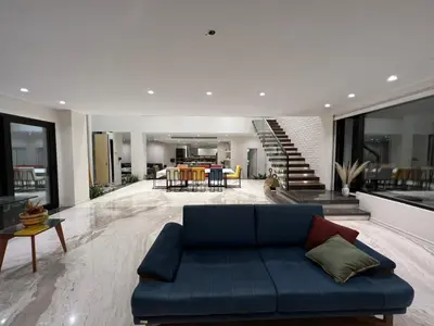 ویلا سه خوابه استخردار عمارت مدرن