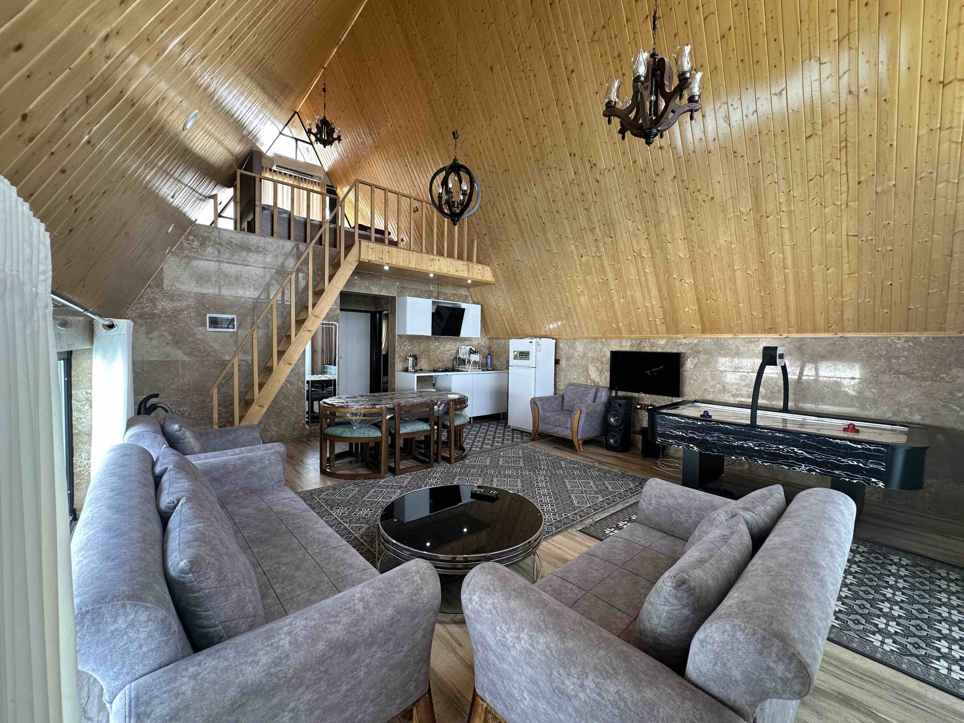 کلبه سه خوابه سوئیسی استخردار اندیشه ۸ - انتخاب عنوان تصویر