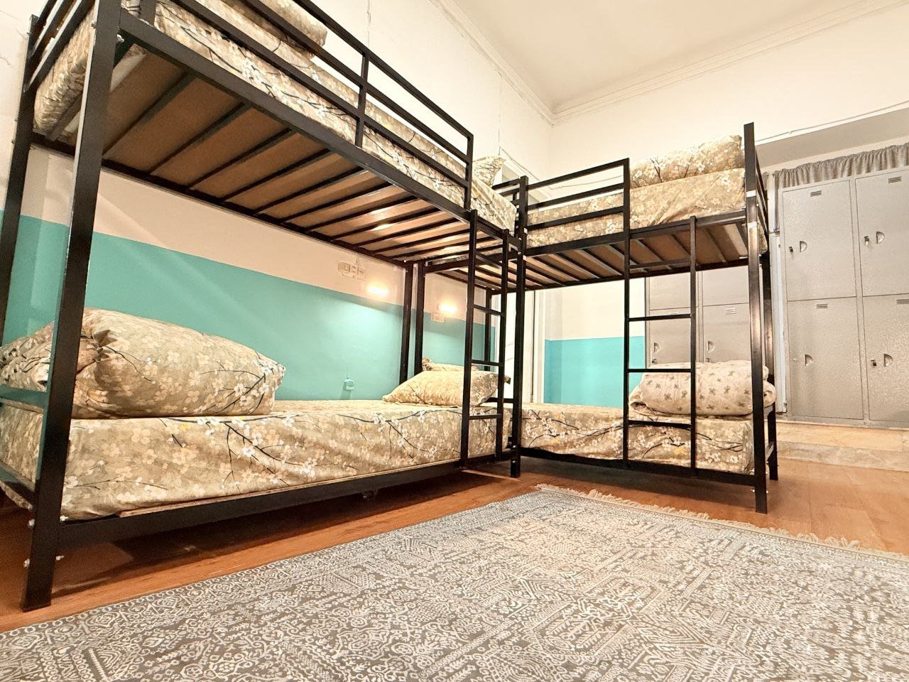 هاستل الف - واحد استاد گلشیری