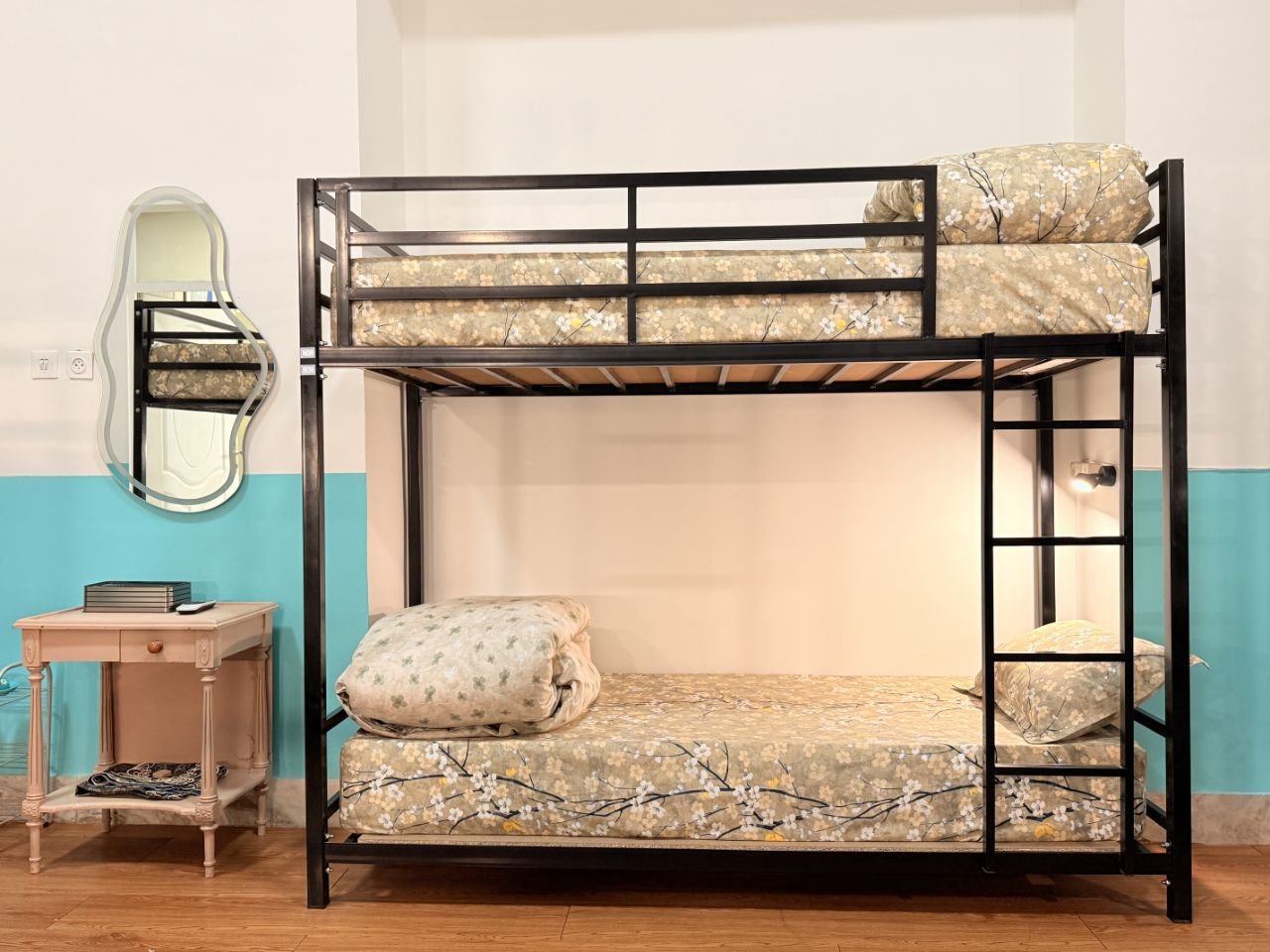 هاستل الف - واحد استاد گلشیری