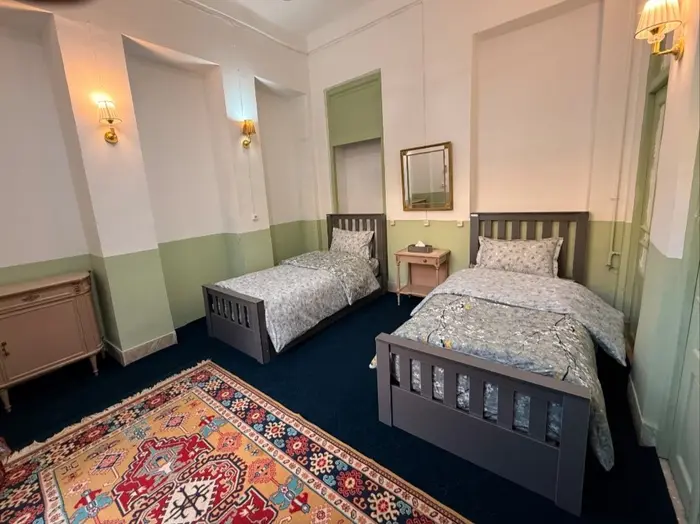 بوم گردی الف - واحد استاد معین