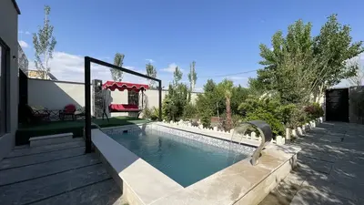 ویلا یک خوابه استخردار آبگرم ویونا