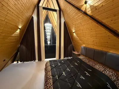 کلبه دوخوابه سوئیسی استخردار رسا