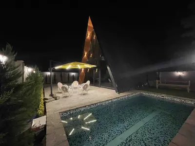 کلبه دوخوابه سوئیسی استخردار رسا