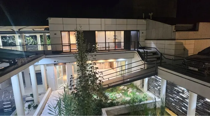 پنج خوابه تریبلکس استخردار آوان