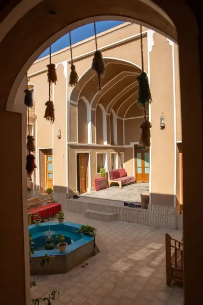 بومگردی خشت و ماه - واحد ۲ گَوَن