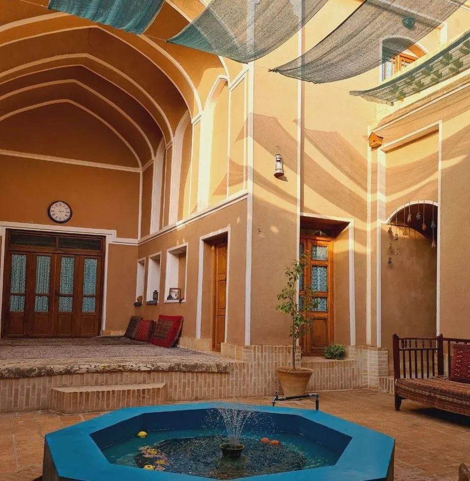 بوم گردی خشت و ماه - واحد ۴ فیروزه - نمای بیرون