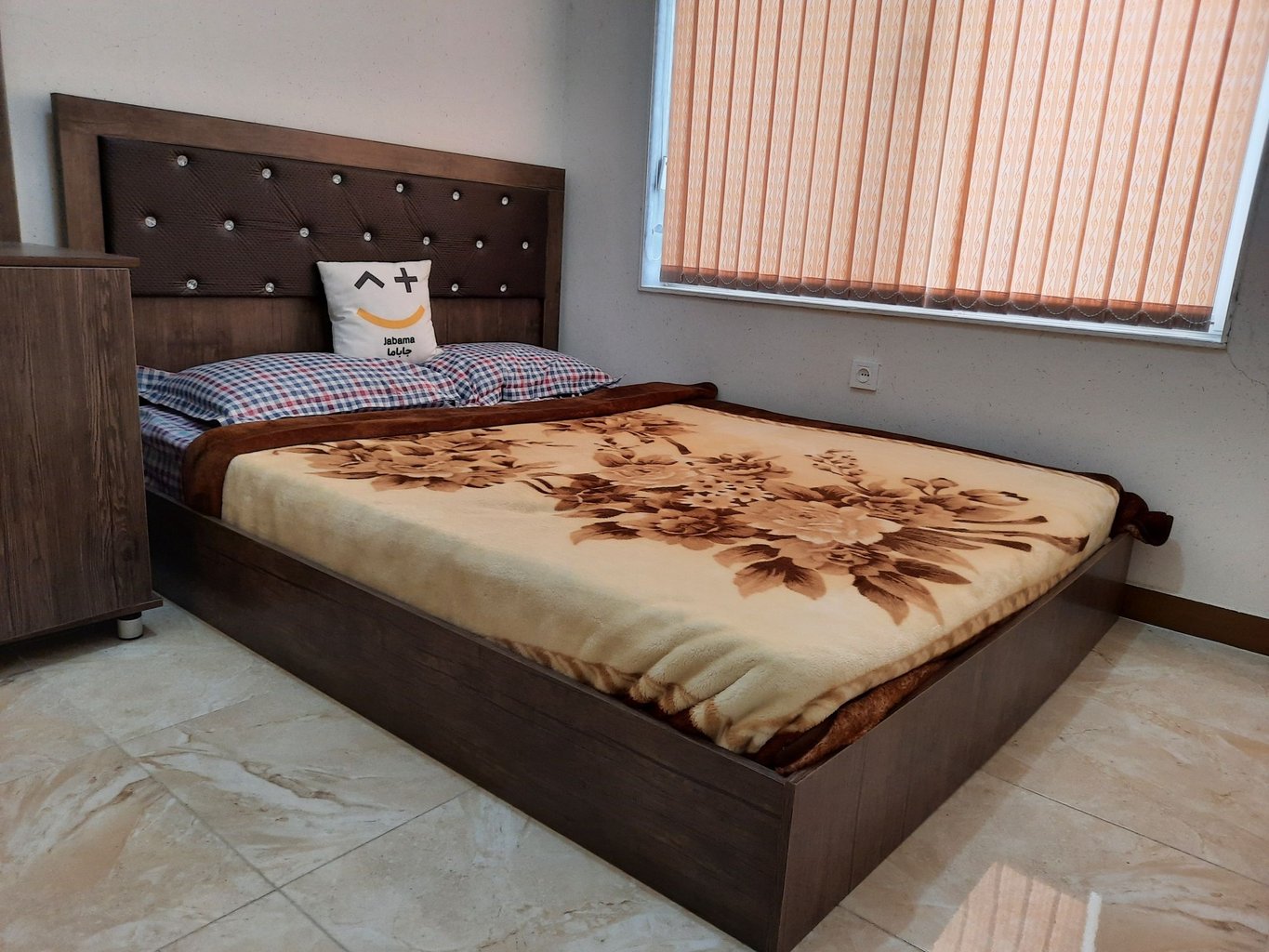 سوئیت دوخوابه تنهایی ۵