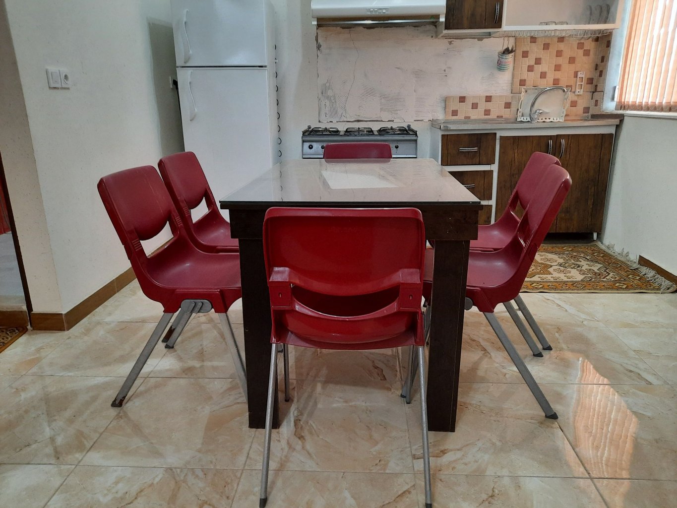 سوئیت دوخوابه تنهایی ۵