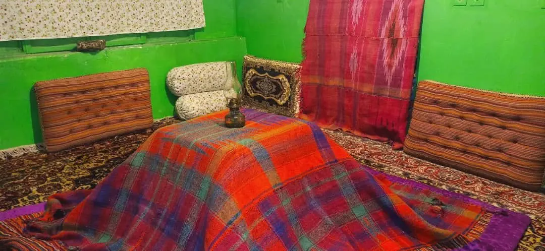 سروک - هەنار - کرسی