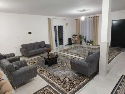 ویلا دوخوابه استخردار درختی 2