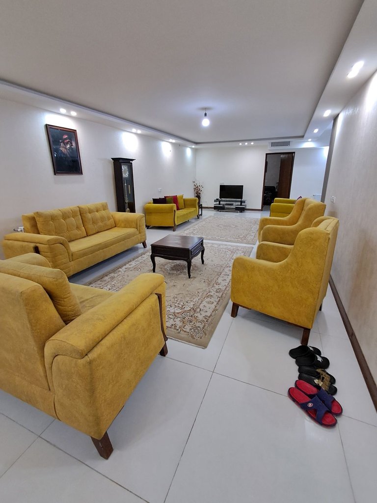 آپارتمان دوخوابه کلیسا