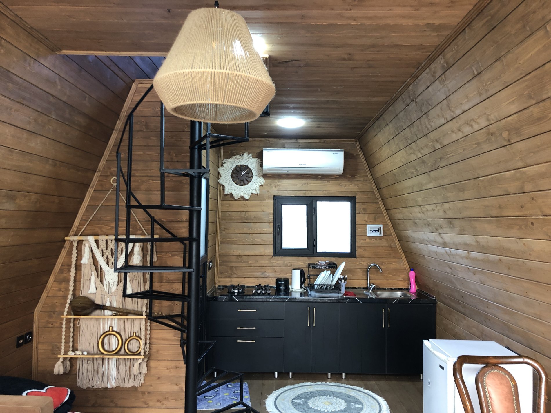 کلبه کلبه  سوئیسی یک خوابه چکاوک