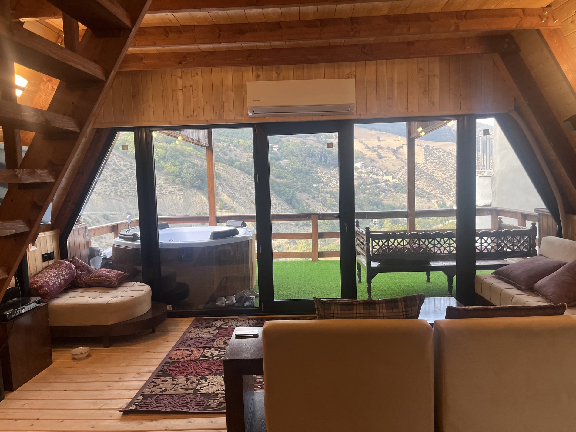 کلبه یک خوابه جکوزی دار کامی