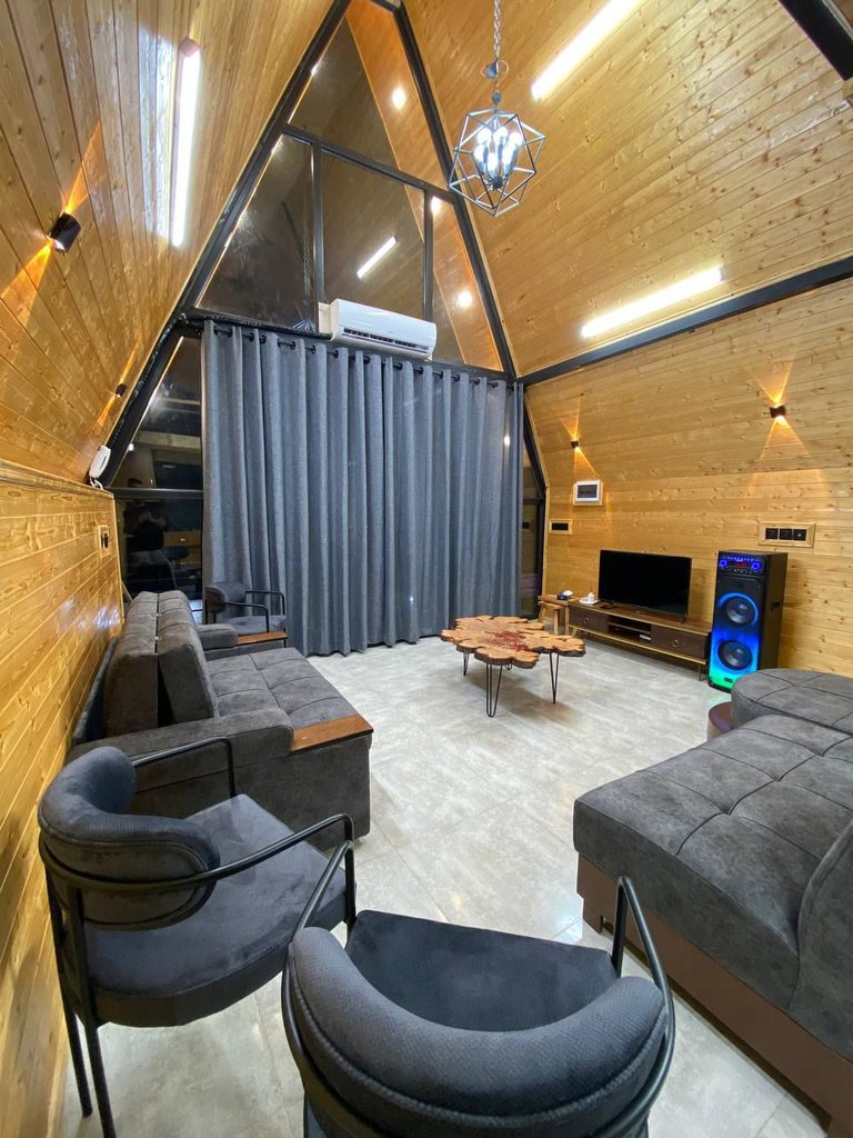 کلبه یک خوابه سوئیسی استخردار آبگرم راش