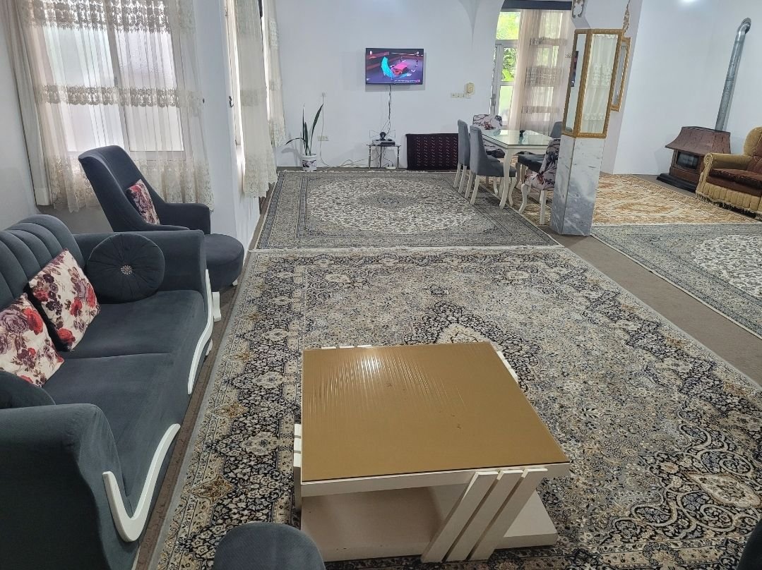 دوخوابه ساحلی سرسبز