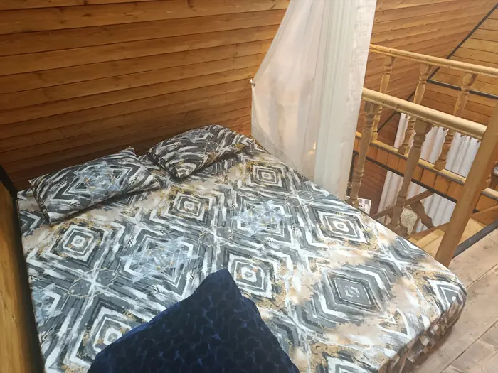 کلبه یک خوابه سوئیسی باغ سبز