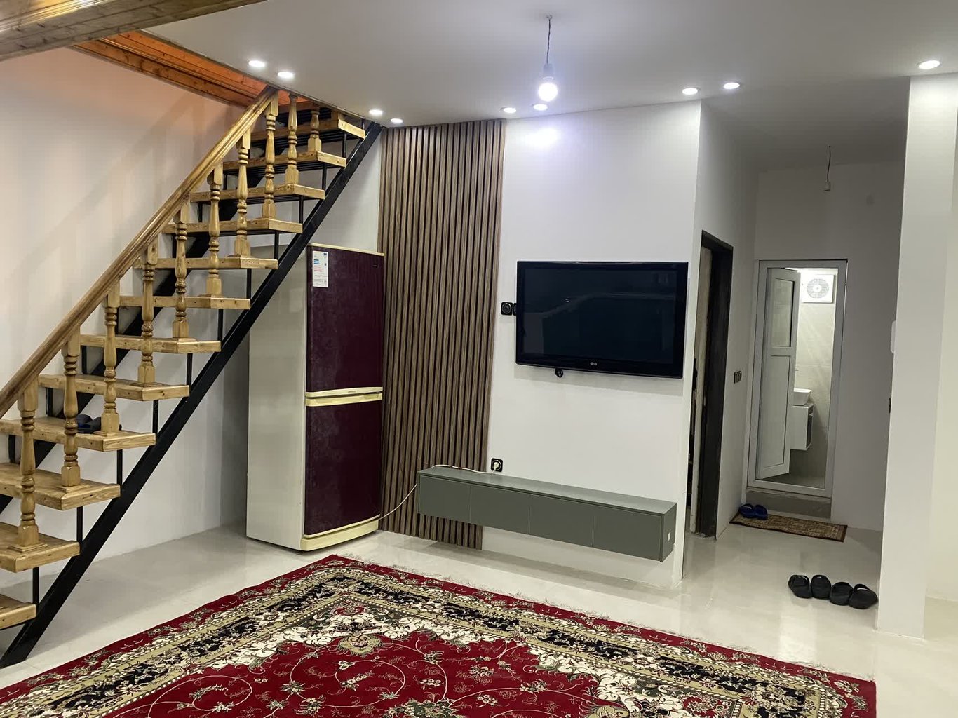 کلبه دوخوابه جنگلی دوبلکس سوئیسی افرا