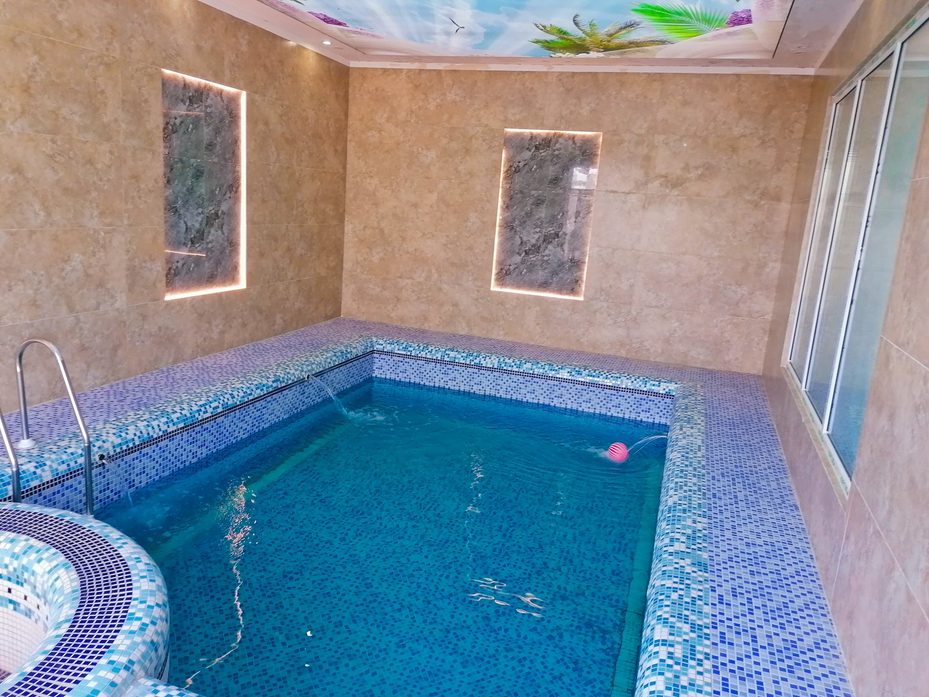 ویلا دوخوابه استخردار آبگرم 