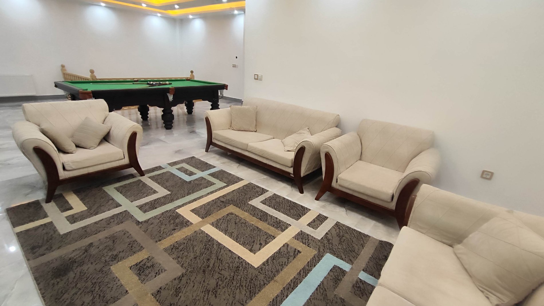 ویلا سه خوابه استخردار آبگرم آزالیا 2