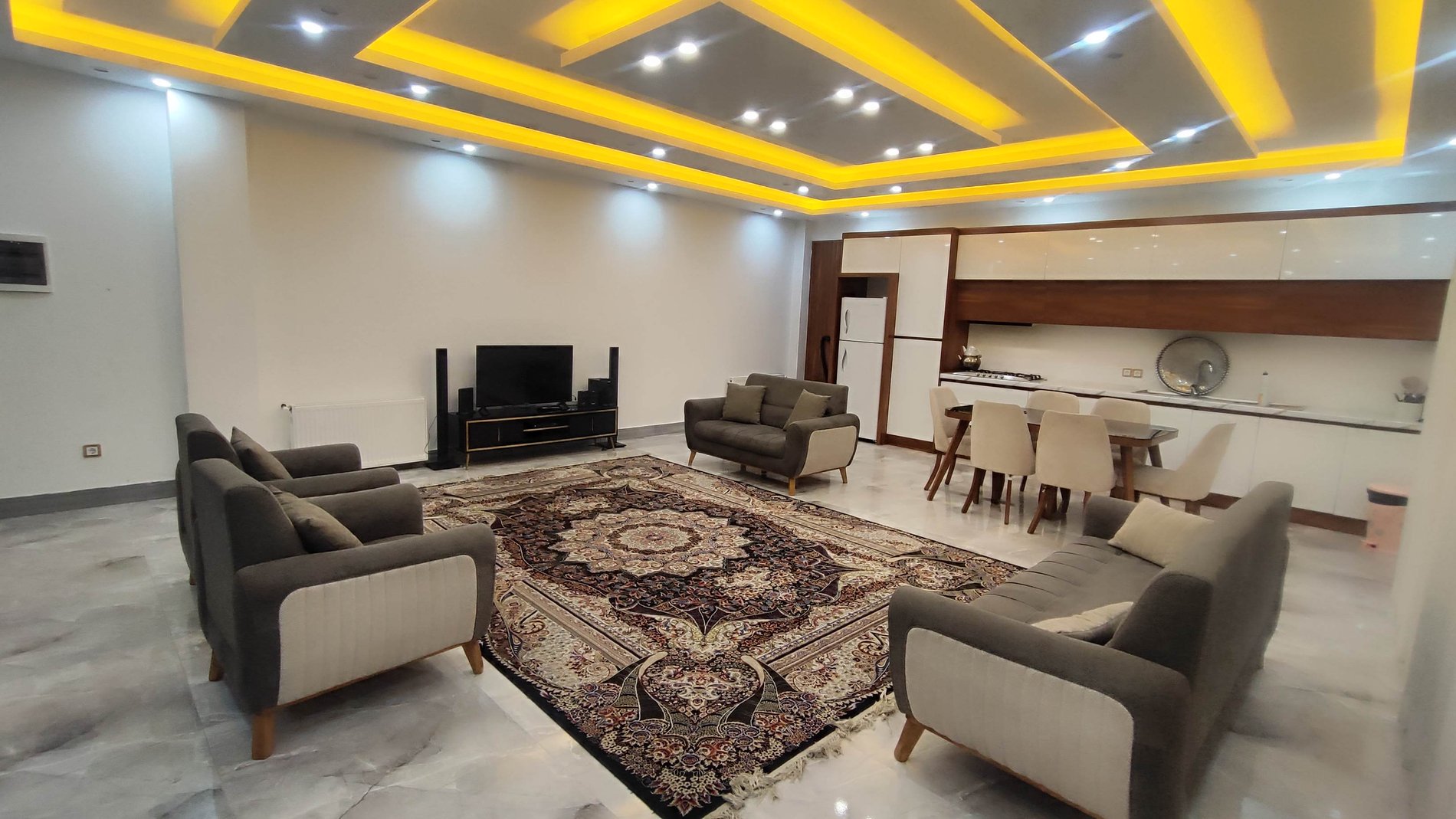 ویلا سه خوابه استخردار آبگرم آزالیا 2