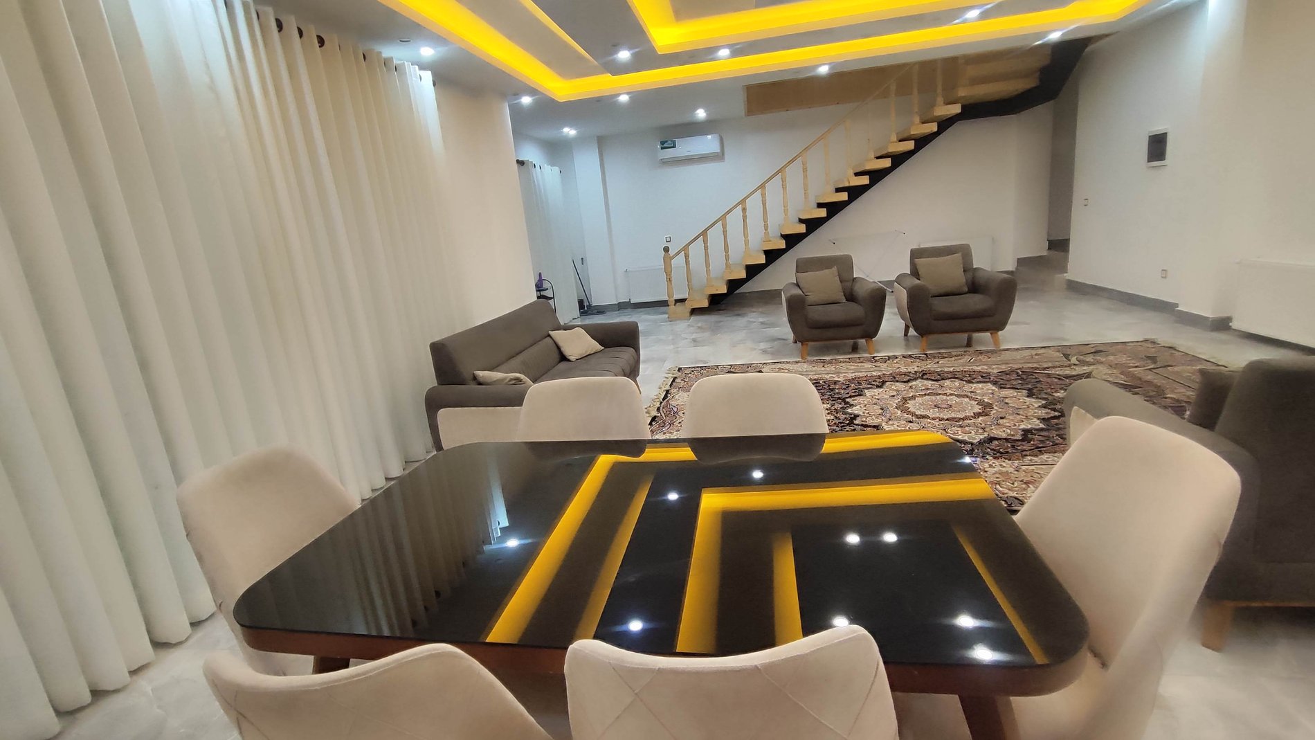 ویلا سه خوابه استخردار آبگرم آزالیا 2