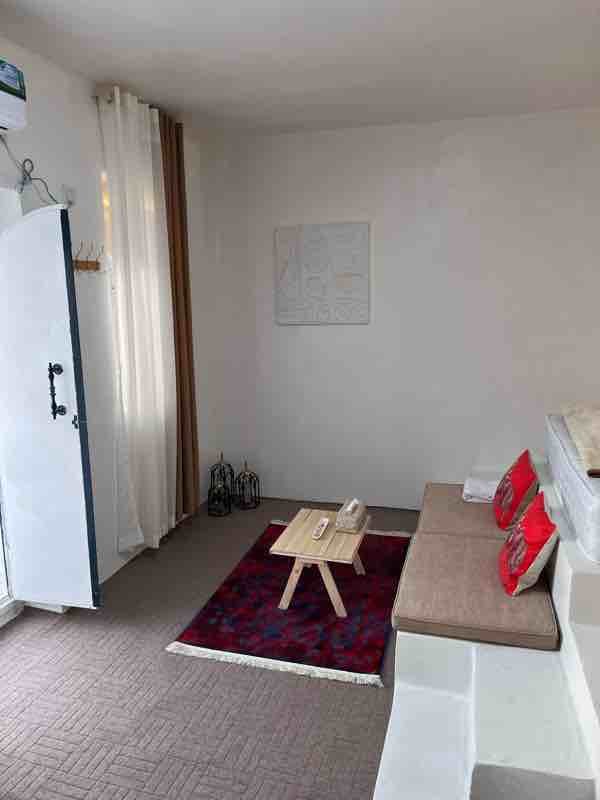 بوم گردی مدیترانه سمیره - واحد ۴ - انتخاب عنوان تصویر