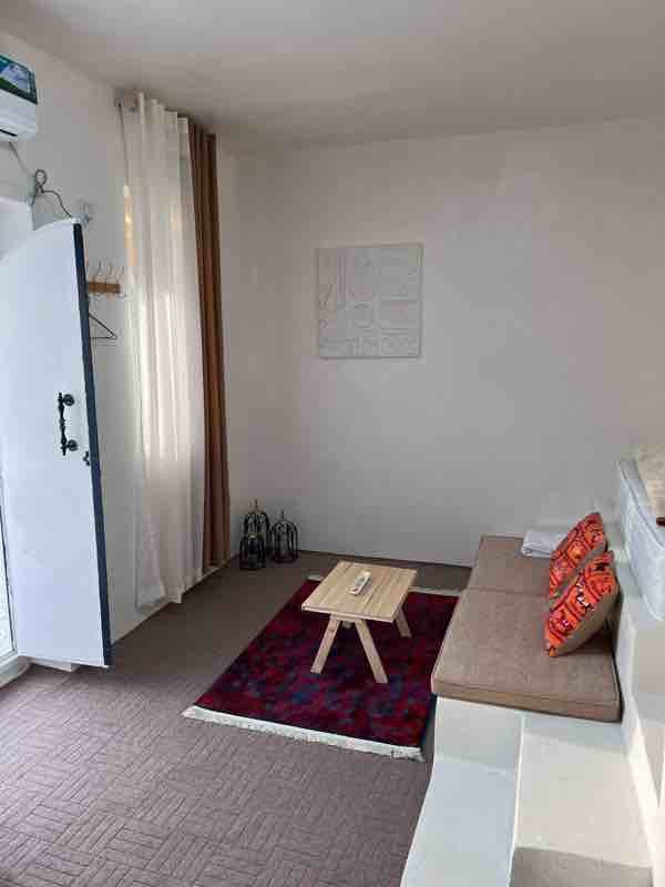 بوم گردی مدیترانه سمیره - واحد ۳ - انتخاب عنوان تصویر