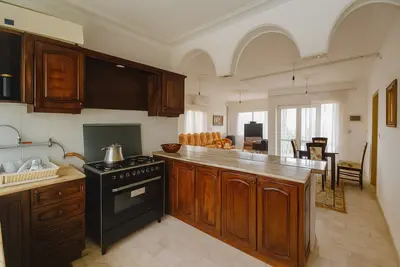 ویلا دوخوابه ساحلی گلخانه