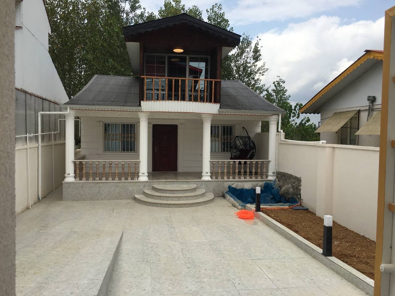 ویلا دوخوابه باغچه کوچولو