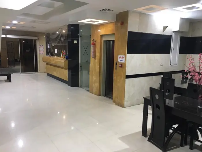 سوئیت ادمان واحد ۴۰۲