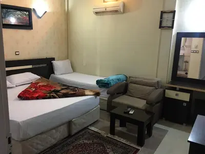 سوئیت ادمان واحد ۴۰۲