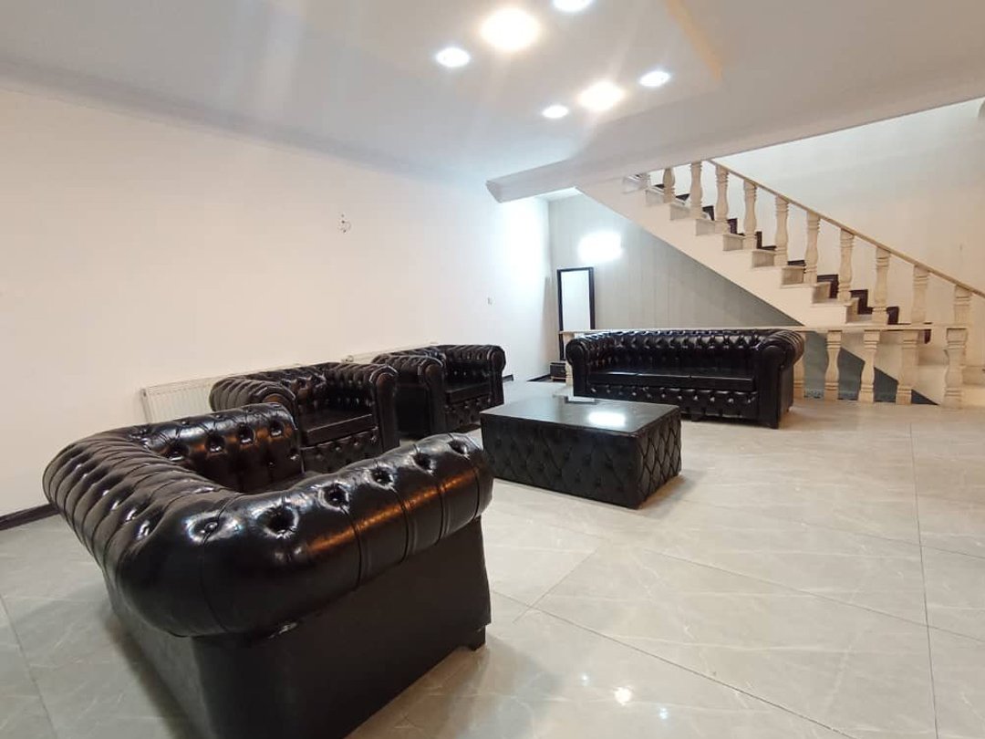 سه خوابه استخردار آبگرم تاج