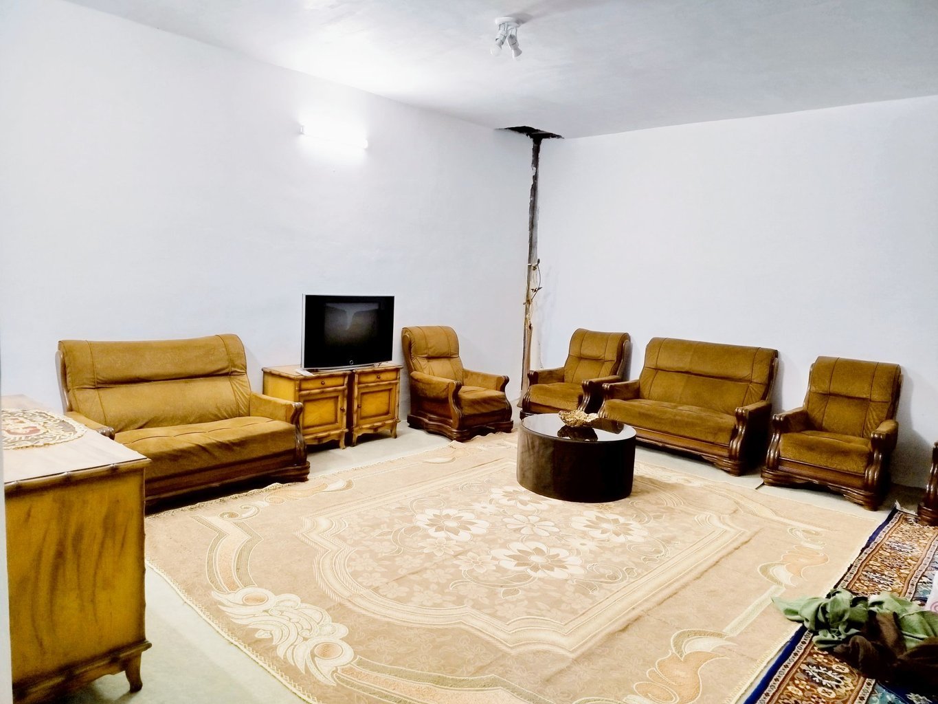 ویلا یک خوابه باغ پولادیی