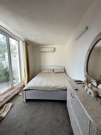 کلبه دوخوابه استخردار سوئیسی لی لی