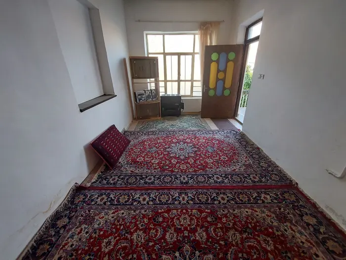 ویلا یک خوابه زاینده رود زیبا