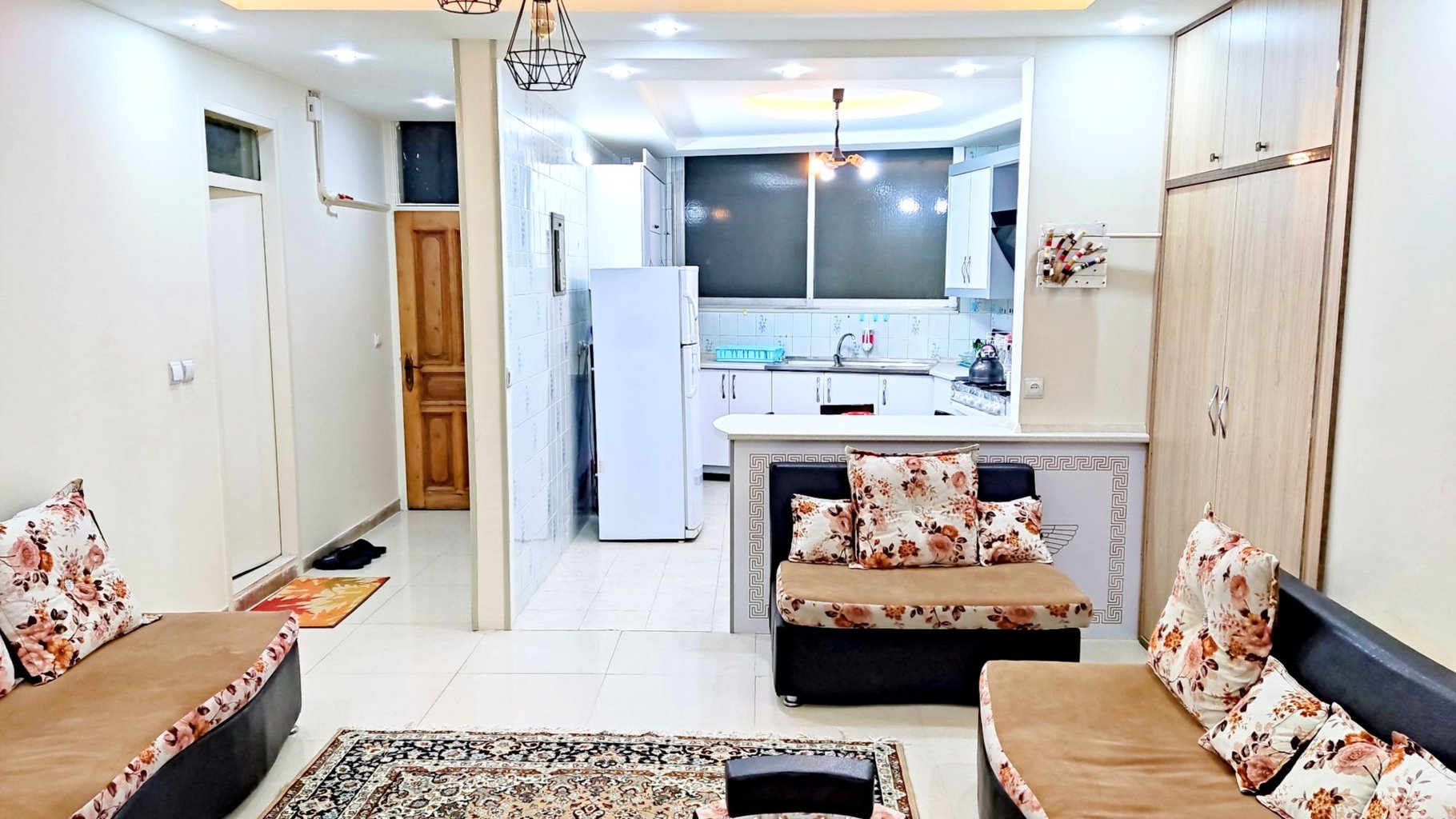 آپارتمان دوخوابه پدیده 8