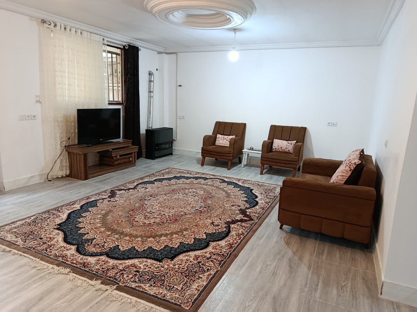 سوئیت دوخوابه دنج 1