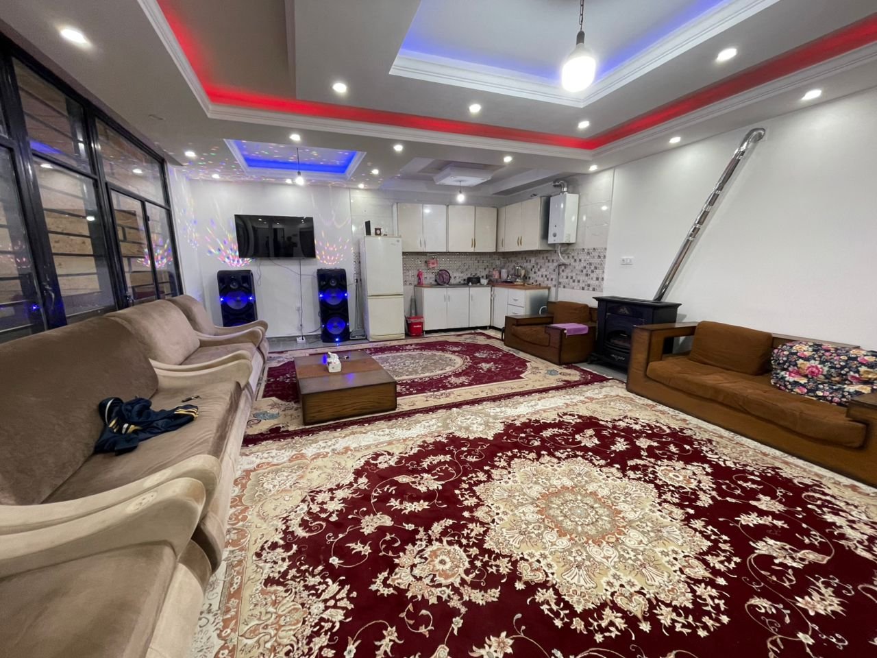 ویلا دوخوابه استخردار آبگرم لاله 2