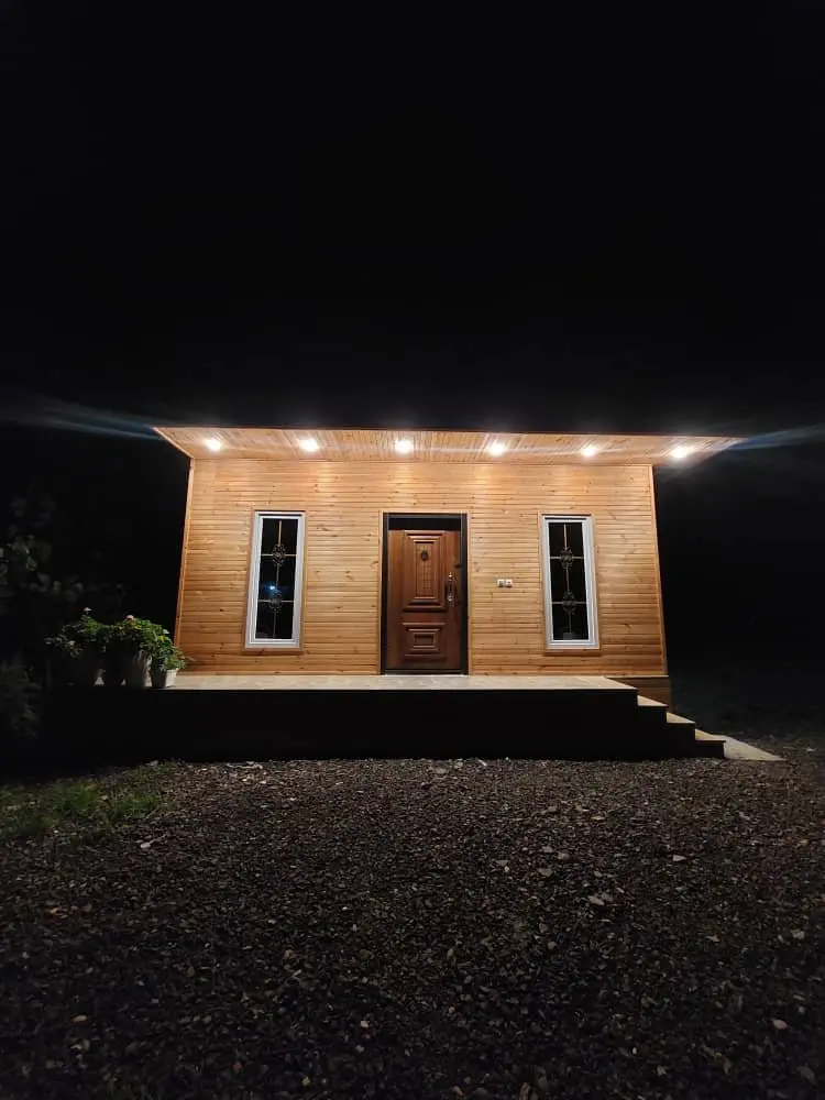 کلبه یک خوابه چوبی پدری