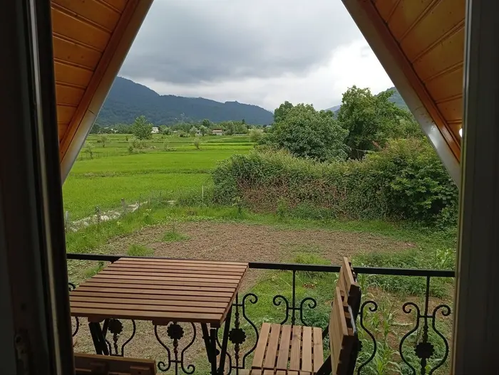 کلبه دوخوابه سوئیسی نور