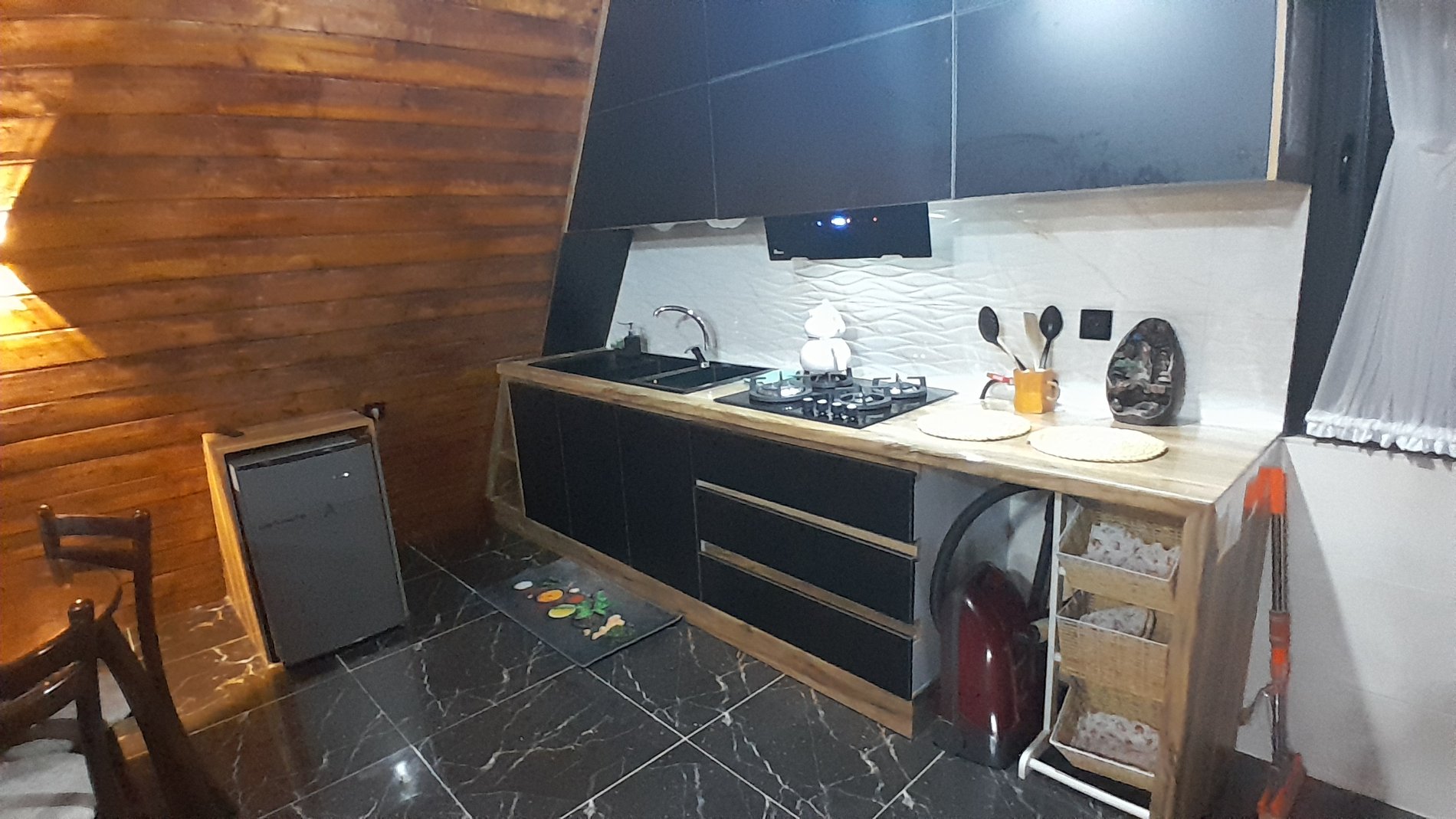 کلبه یک خوابه ساحلی گیشم